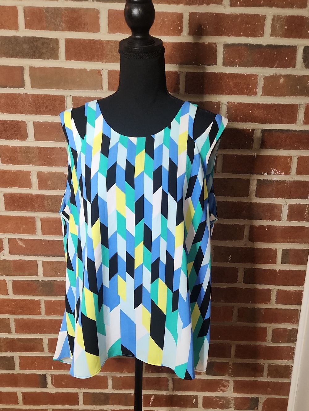 Kaari Blue Geometric Sleeveless Tank in Blue, XL